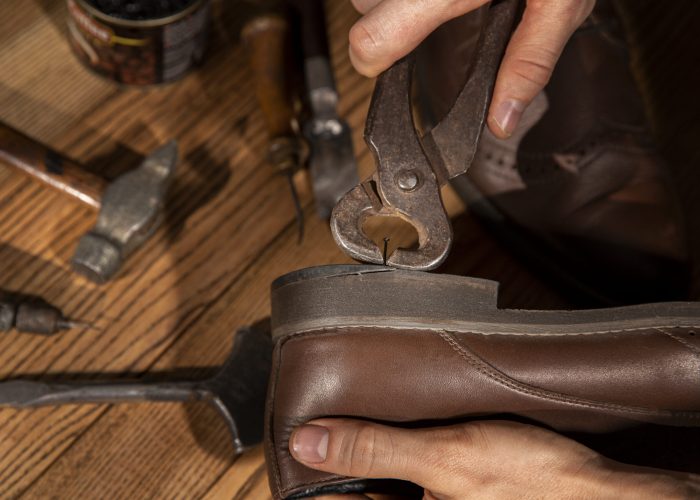 close-up-engraving-art-tools (1)